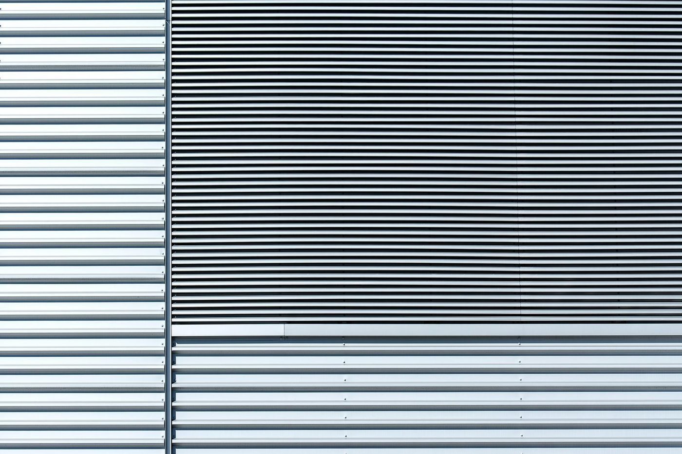 Powder coated aluminium profiles and architectural facade